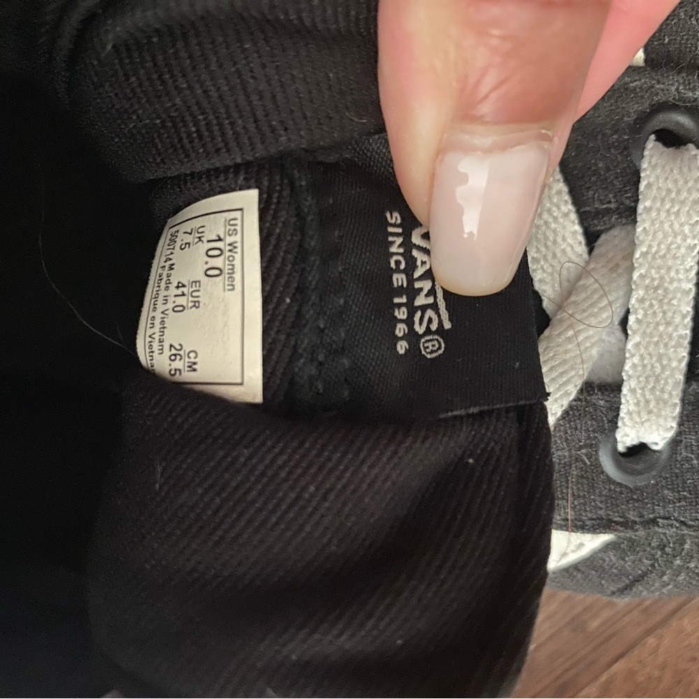 Vans - Picture 5 of 5